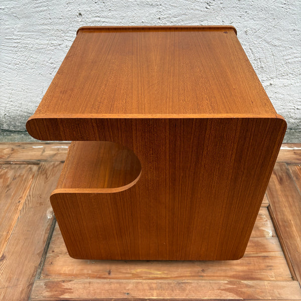Vintage Mid Century Teakholz Beistelltisch Nachttisch Schrank auf Rollen