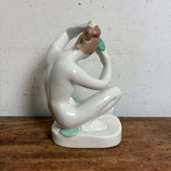 Vintage Porzellan Badende Akt Skulptur im Art Deco Stil von Aquincum