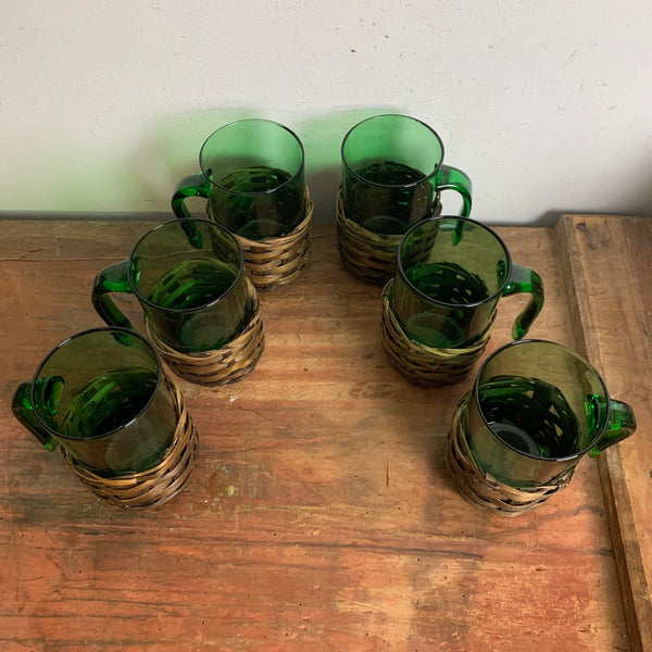 6 Vintage Gläser aus grünem Glas mit Korbgeflecht Vetro Verde di Empoli