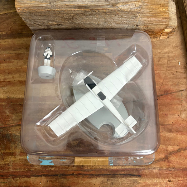 Modell Figur und Buch Tim und Struppi Jagdflugzeug mit Tim aus Im Lande der Sowjets