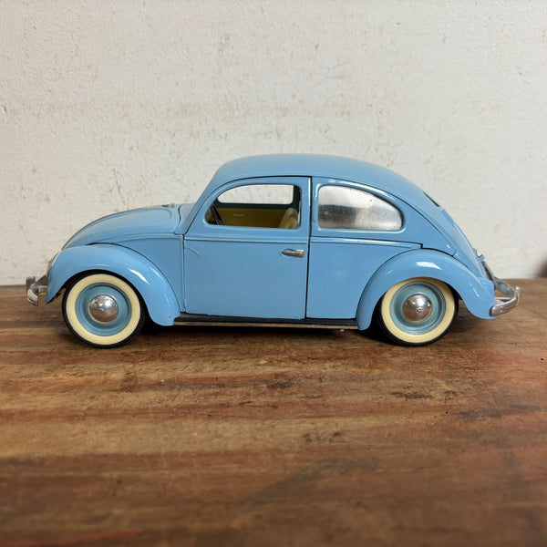 VW Käfer 1950 Coccinelle von Solido in hellblau