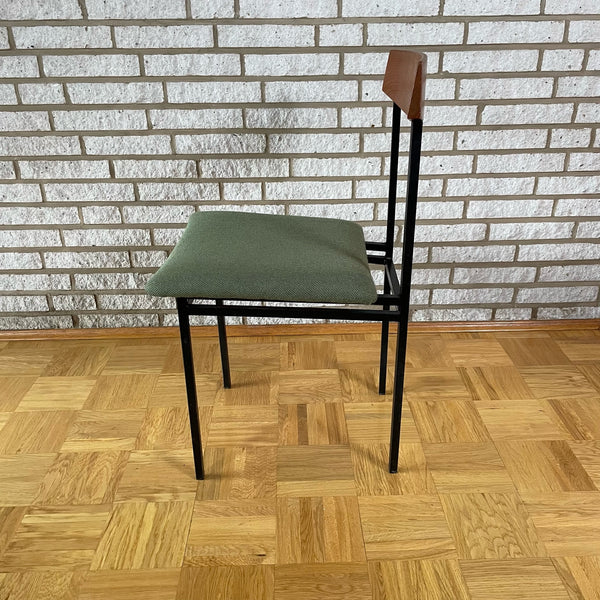 Minimalistisches skandinavisches Design 6 Stühle und ein ausziehbarer Esstisch