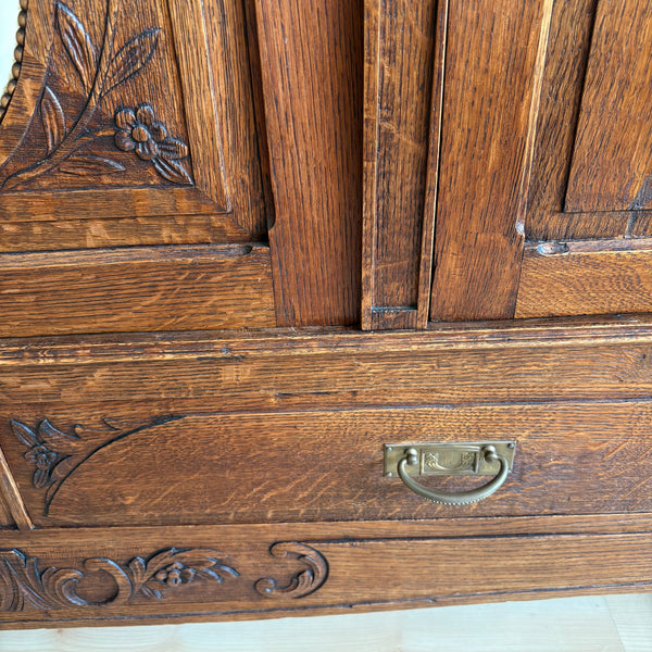 Antike Jugendstil Kleiderschrank aus Eiche mit ovalen Facettenschliff Spiegel