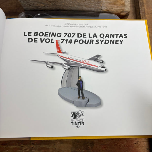 Modell Figur und Buch Tim und Struppi Die Boeing 707-338C von Qantas Airways mit Kapitän Haddock aus Flug 714 nach Sydney