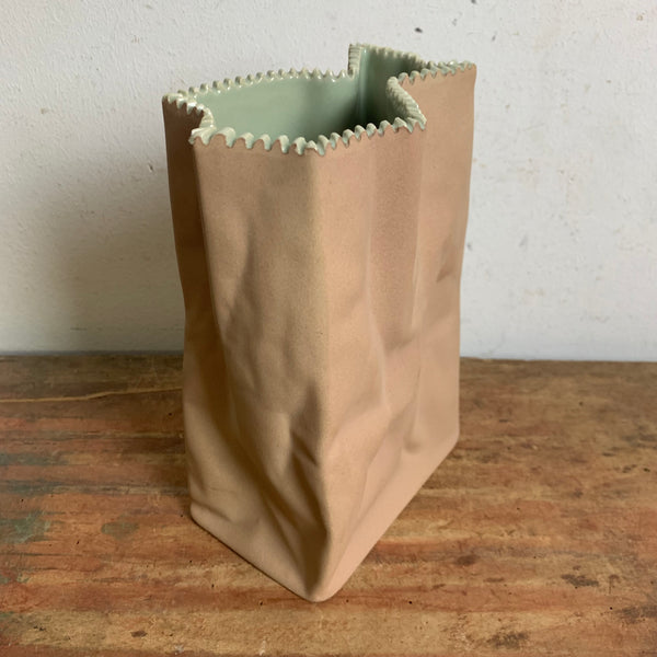 Paper Bag Keramikvase von Tapio Wirkkala für Rosenthal