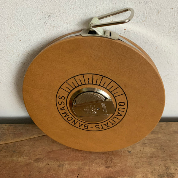 Vintages Maßband aus Leinen und Leder