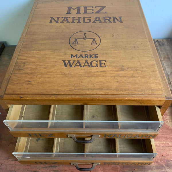 Vintage Mez Nähgarn Schrank Marke Waage