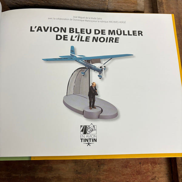 Modell Figur und Buch Tim und Struppi Cessna 150 Fastback mit Detektiv Schulze aus Die schwarze Insel