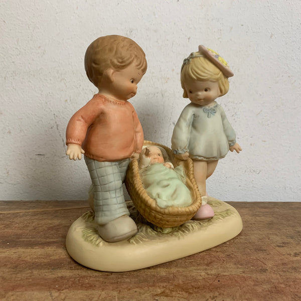 Vintage Figur Memories of Yesterday "A BASKET FULL OF LOVE"