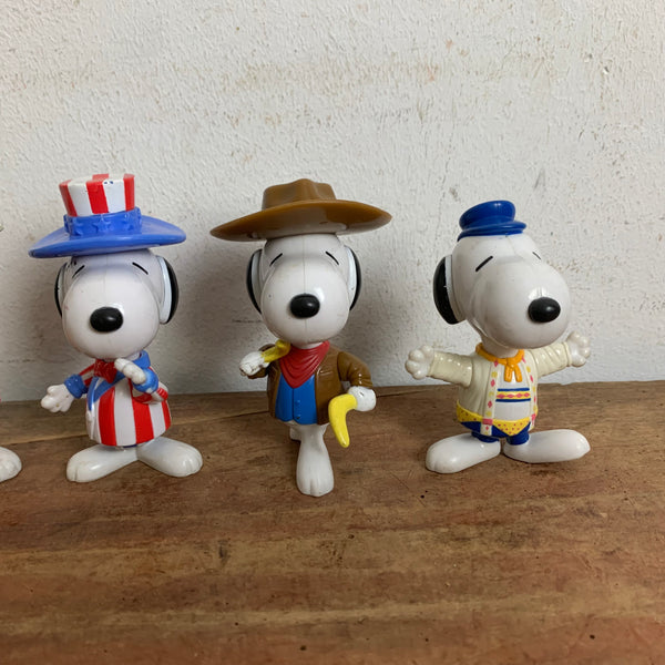 5 vintage Spoopy Figuren von McDonalds Happy Meal Toy Snoopy World Tour