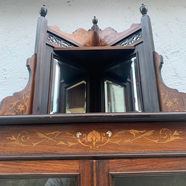 Antike englische Eckvitrine