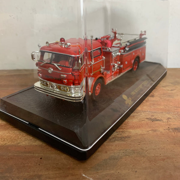 Modell 1960 Mack Fire Truck