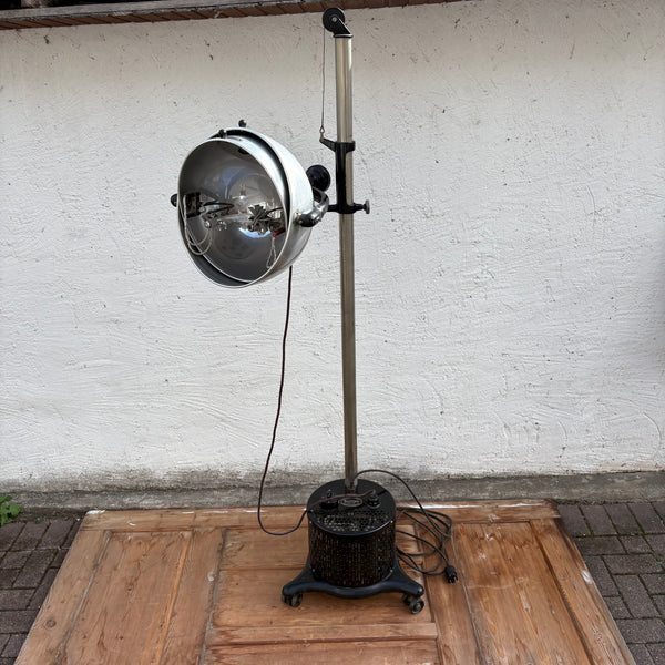 Antike industrielle Höhensonne Quarzlampe von Electricitätsgesellschaft Sanitas Berlin