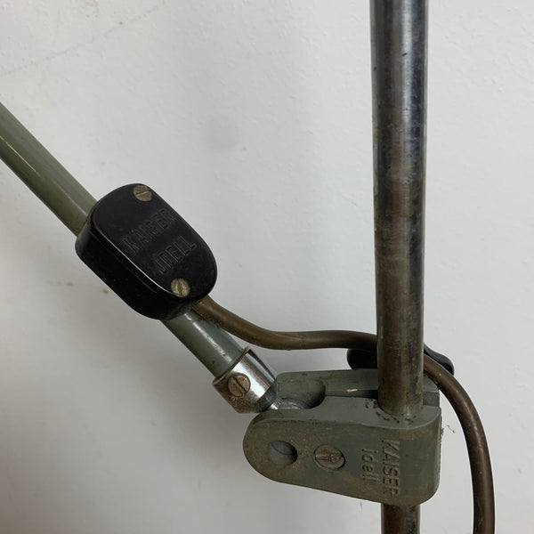 Bauhaus Lampe mit Tischkkemme Kaiser Idell 6729 von Christian Dell