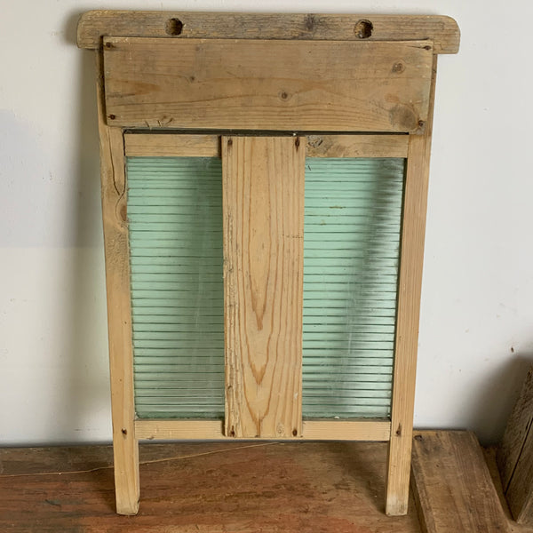 Antikes Waschbrett aus Glas und Holz