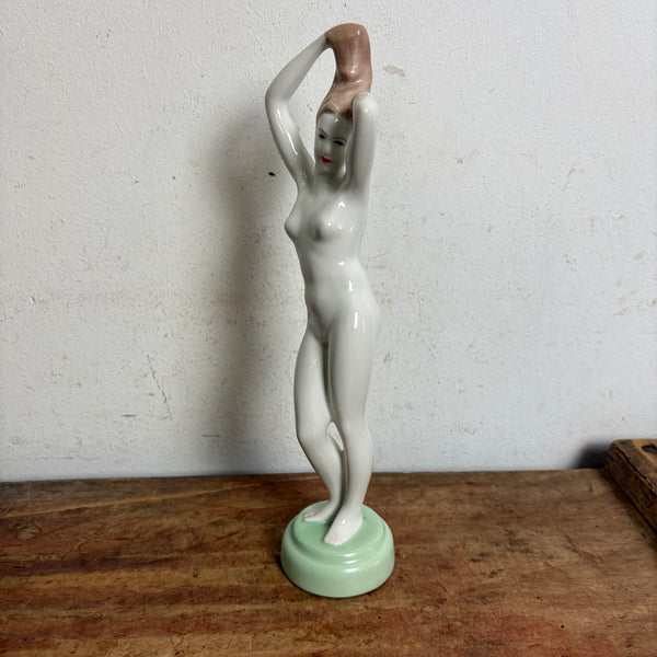 Vintage Porzellan Badende Akt Skulptur im Art Deco Stil von Aquincum