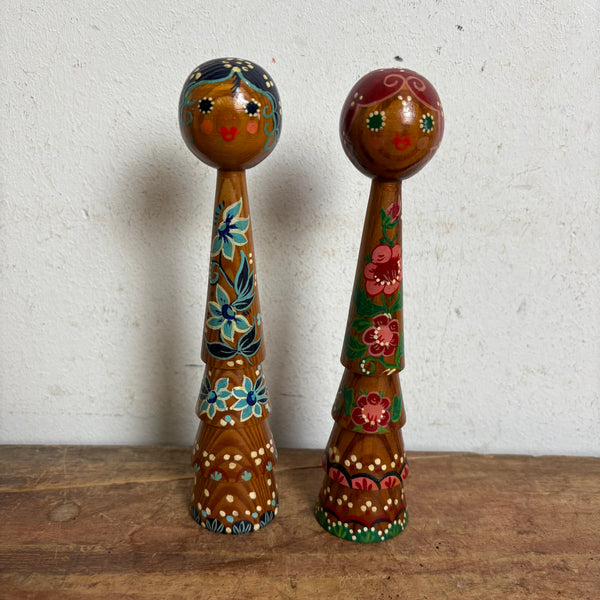 2 vintage Folklore Holz Puppen
