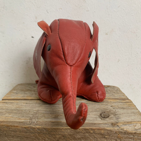 Vintage Werbefigur Elefant rot von Knautsch für UFA