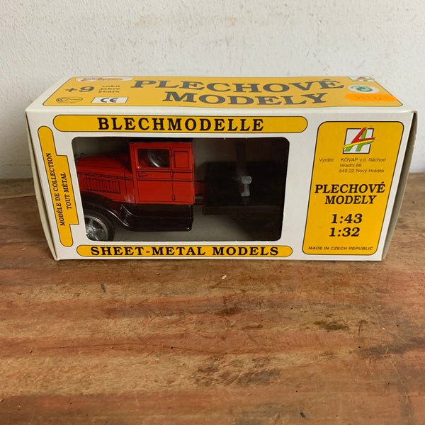 Blechspielzeug Modell Hawkeye Dozentransporter