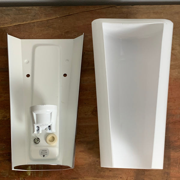 Design Wandlampe aus Opalglas von Glashütte Limburg
