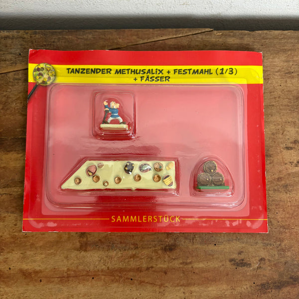 Asterix Das gallische Dorf Figur  Nr. 10 TANZENDER METHUSALIX + FESTMAHL (1/3) + FÄSSER von Hachette
