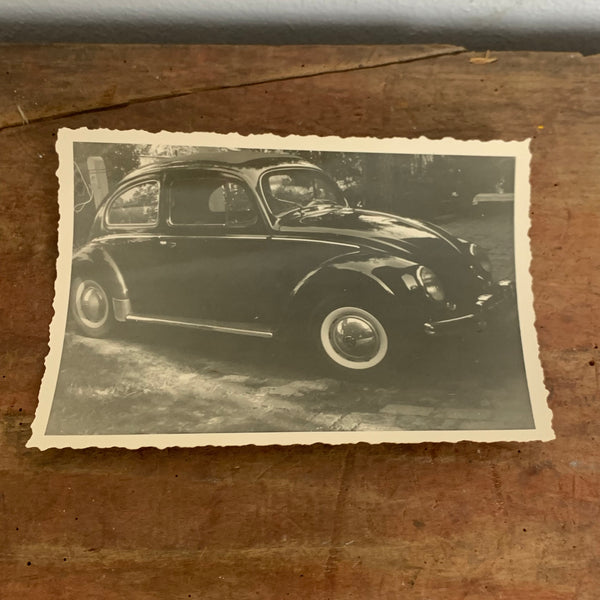 Vintage Schwarz Weiß Fotografie VW Käfer mit Faltdach