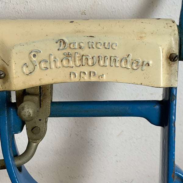 Antiker handbetriebener Apfel- und Kartoffelschäler von Schälwunder