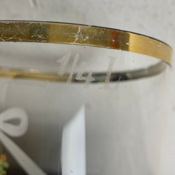 Antikes Trinkglas mit Aufschrift Prost