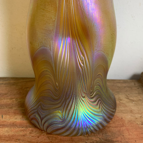 Vintage Czech Art Glass Irisierende Wellen Vase von Igor Muller