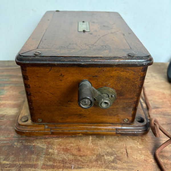 Antikes Wandtelefon