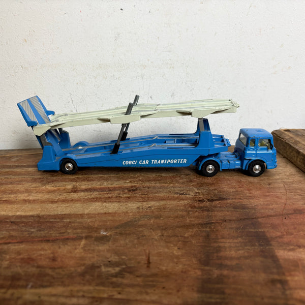 Carrimore Autotransporter mit Bedford Zugmaschine Modellnummer 1105 von Corgi Toys