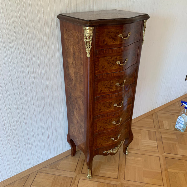 Kommode im Barockstil