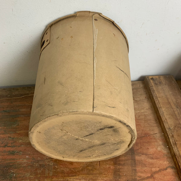 Historischer Eimer aus Pappe Löschsand für Luftschutz