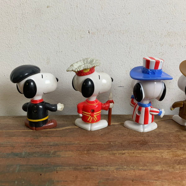 5 vintage Spoopy Figuren von McDonalds Happy Meal Toy Snoopy World Tour