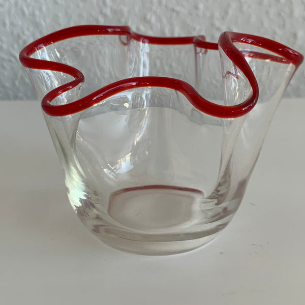 Vintage kleine Glas Falten Vase von Murano mit rotem Rand