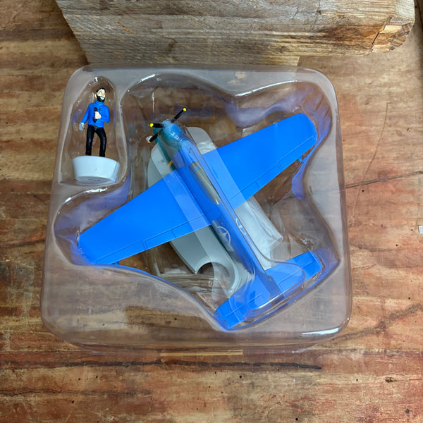 Modell Figur und Buch Tim und Struppi das Das Blaue Wasserflugzeug mit Kapitän Haddoc aus Koks an Bord
