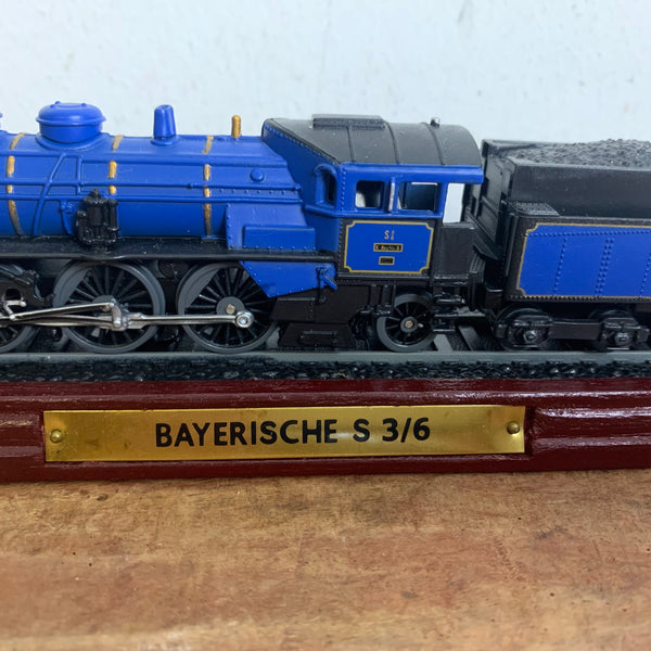 Vier Eisenbahnmodelle