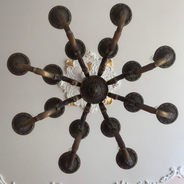 Vintage 16 flammiger Kronleuchter aus Bronze