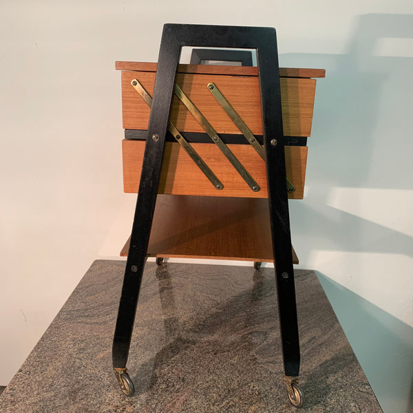 Vintage Nähkasten - Nähtisch auf Rollen