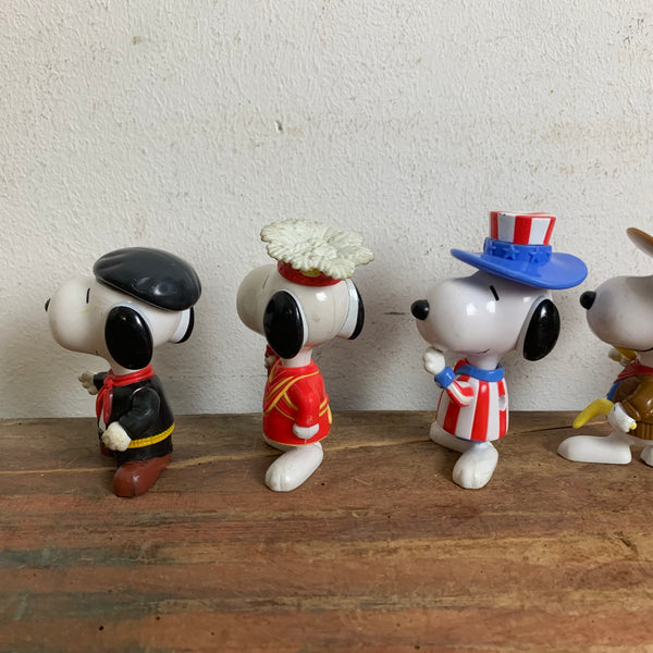 5 vintage Spoopy Figuren von McDonalds Happy Meal Toy Snoopy World Tour