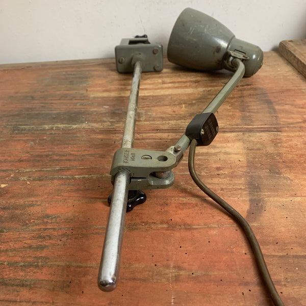 Bauhaus Lampe mit Tischkkemme Kaiser Idell 6729 von Christian Dell