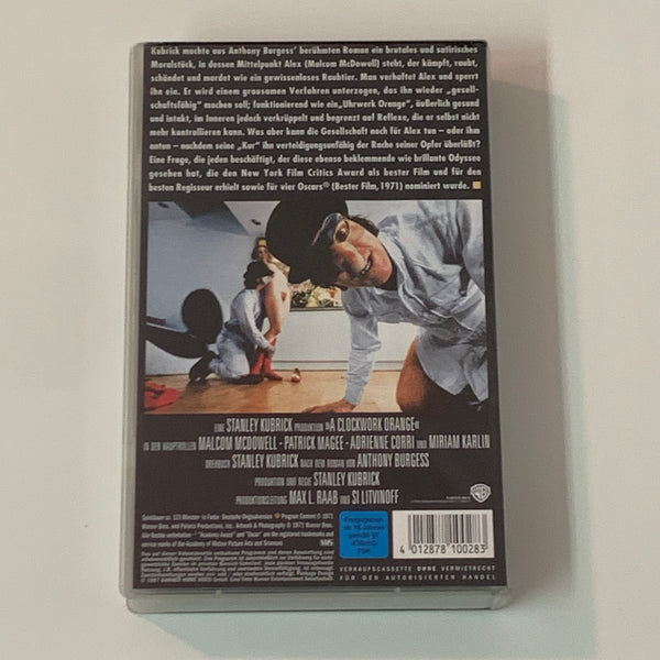 VHS Video Kassette Uhrwerk Orange