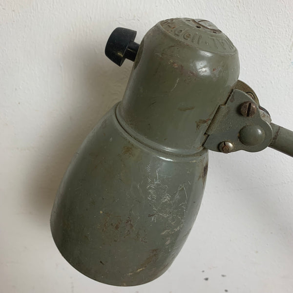 Bauhaus Lampe mit Tischkkemme Kaiser Idell 6729 von Christian Dell