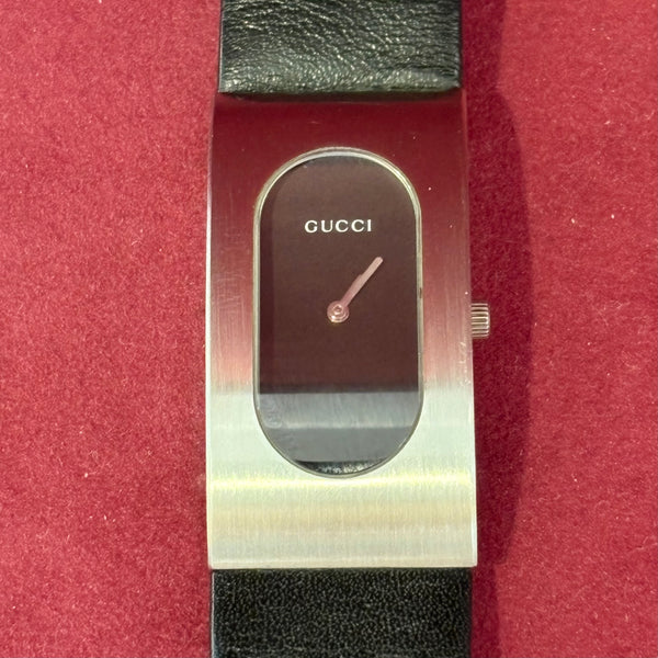 Vintage Quarz Armbanduhr 2400L von Tom Ford für Gucci schwarzes Zifferblatt schwarzes Band