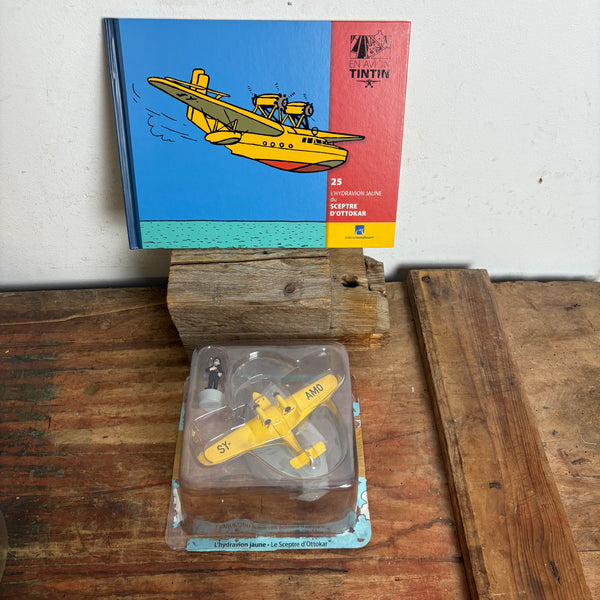 Modell Figur und Buch Tim und Struppi Das gelbe Wasserflugzeug mit Detektiv Schulze aus König Ottokars Zepter