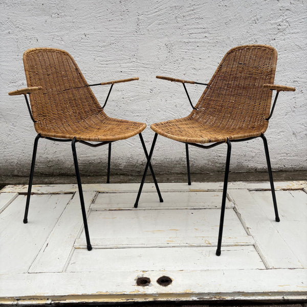 Zwei Vintage Basket Chair Korbstuhl mit Armlehnen von Gian Franco Legler
