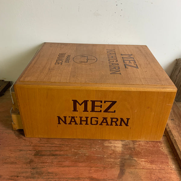 Vintage Mez Nähgarn Schrank Marke Waage