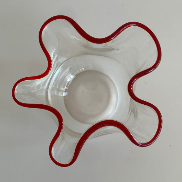 Vintage kleine Glas Falten Vase von Murano mit rotem Rand