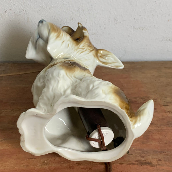 Mid Century Rauchverzehrer Terrier Hund