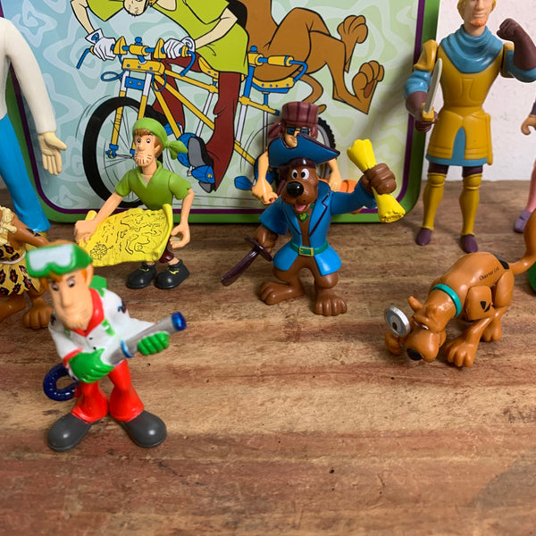 Konvolut Scooby Doo Figuren und Lunchbox